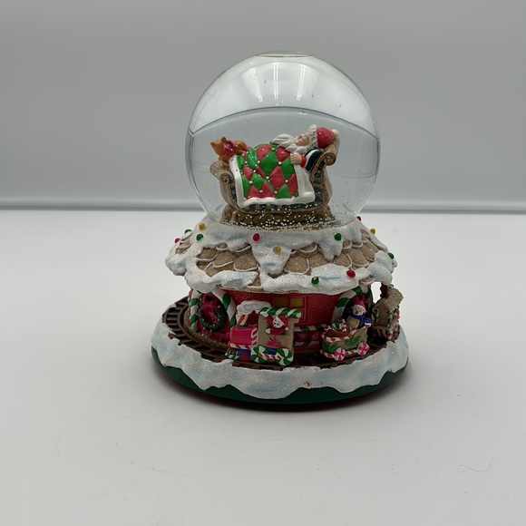 Limited Edition Waterford Musical Rotating Snow Globe playing Brahms Lullaby - Picture 5 of 17